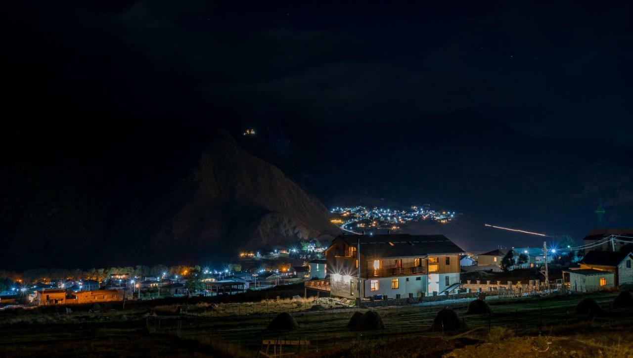 Готель Kazbegi 5054 Екстер'єр фото